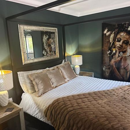 Boutique Shrewsbury Suites Ngoại thất bức ảnh
