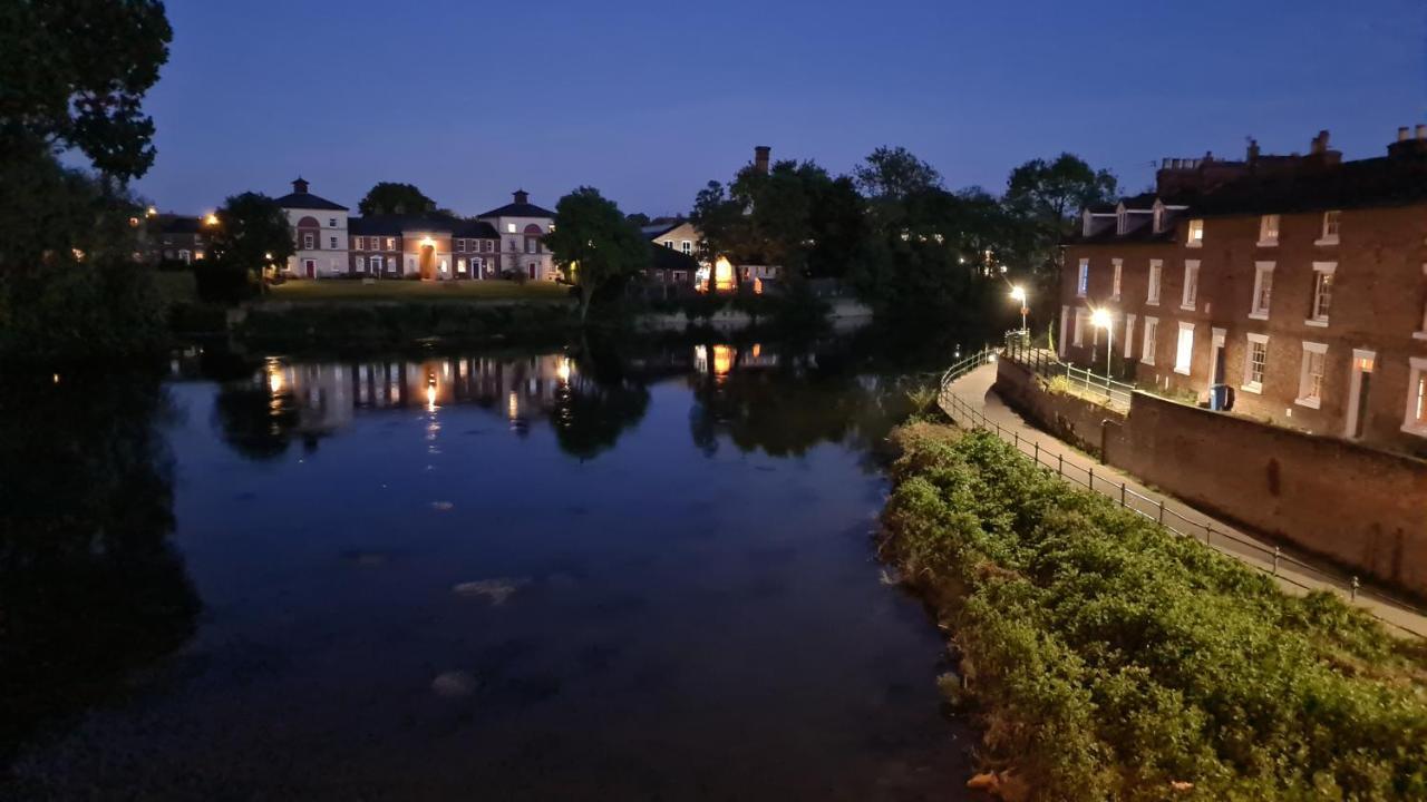 Boutique Shrewsbury Suites Ngoại thất bức ảnh